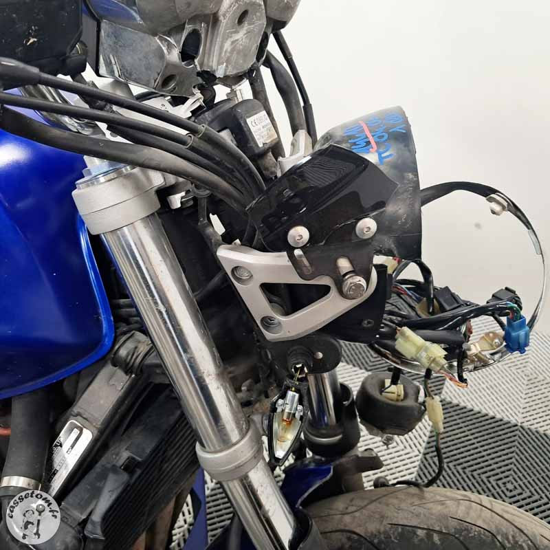 Honda CB900F 919 2004 accidentée - La Casse de l Oncle Tom