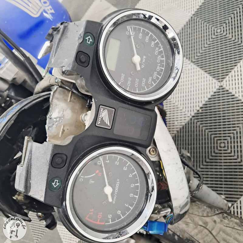 Honda CB900F 919 2004 accidentée - La Casse de l Oncle Tom