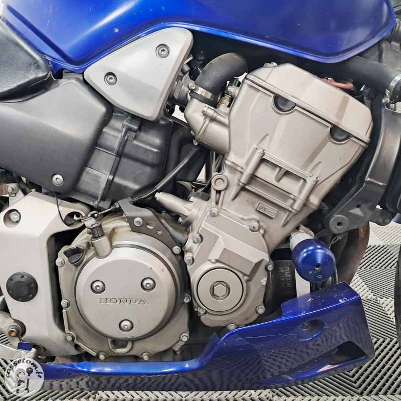 Honda CB900F 919 2004 accidentée - La Casse de l Oncle Tom