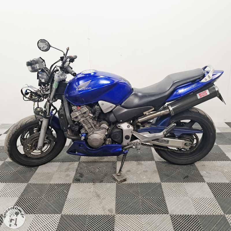 Honda CB900F 919 2004 accidentée - La Casse de l Oncle Tom