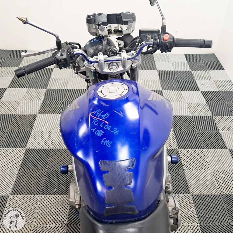 Honda CB900F 919 2004 accidentée - La Casse de l Oncle Tom