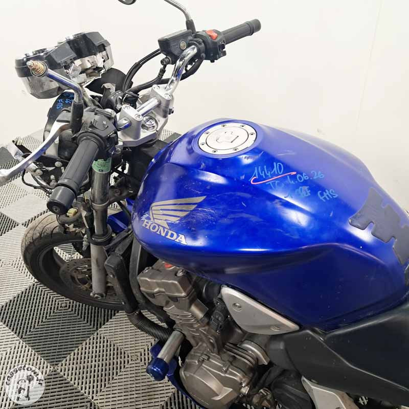 Honda CB900F 919 2004 accidentée - La Casse de l Oncle Tom