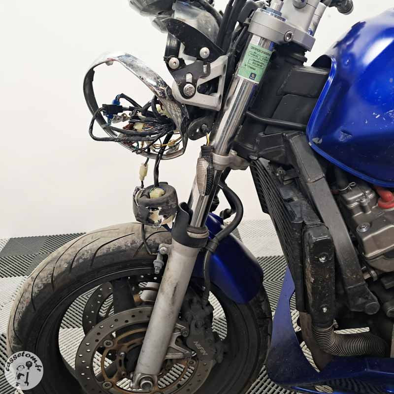 Honda CB900F 919 2004 accidentée - La Casse de l Oncle Tom