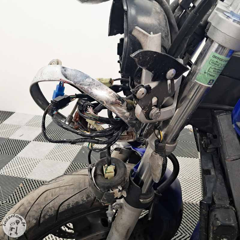 Honda CB900F 919 2004 accidentée - La Casse de l Oncle Tom