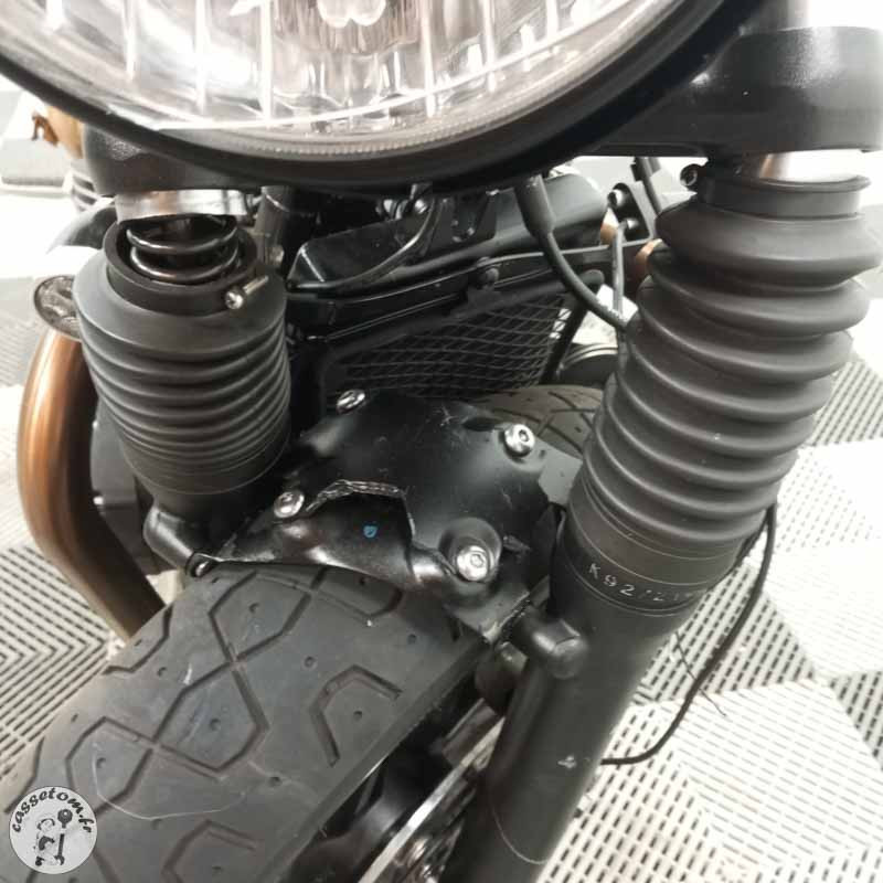 TRIUMPH STREETTWI 900 2019 accidentée - La Casse de l Oncle Tom