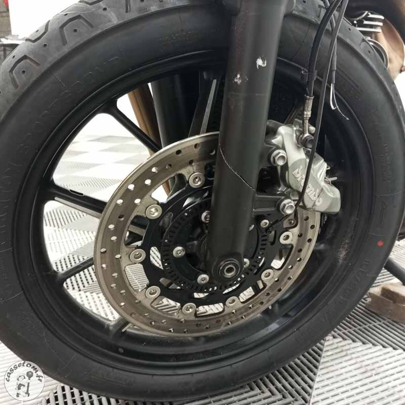 TRIUMPH STREETTWI 900 2019 accidentée - La Casse de l Oncle Tom