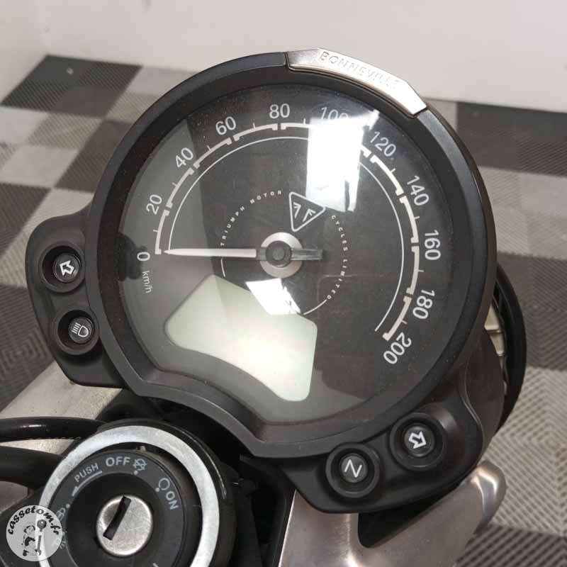TRIUMPH STREETTWI 900 2019 accidentée - La Casse de l Oncle Tom