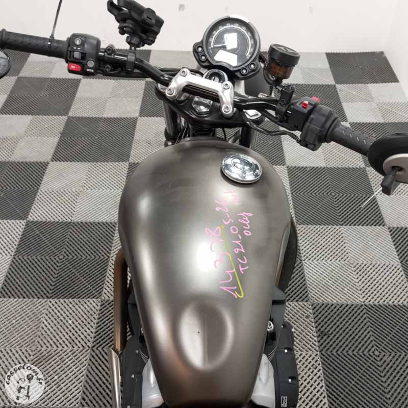 TRIUMPH STREETTWI 900 2019 accidentée - La Casse de l Oncle Tom