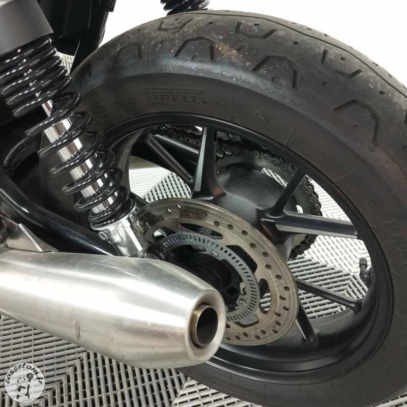 TRIUMPH STREETTWI 900 2019 accidentée - La Casse de l Oncle Tom