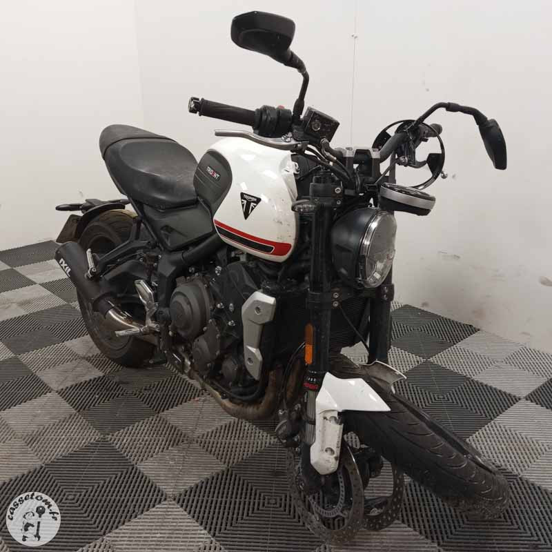 TRIUMPH TRID 660 2021 accidentée - La Casse de l Oncle Tom