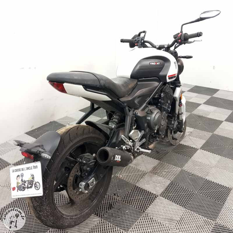 TRIUMPH TRID 660 2021 accidentée - La Casse de l Oncle Tom
