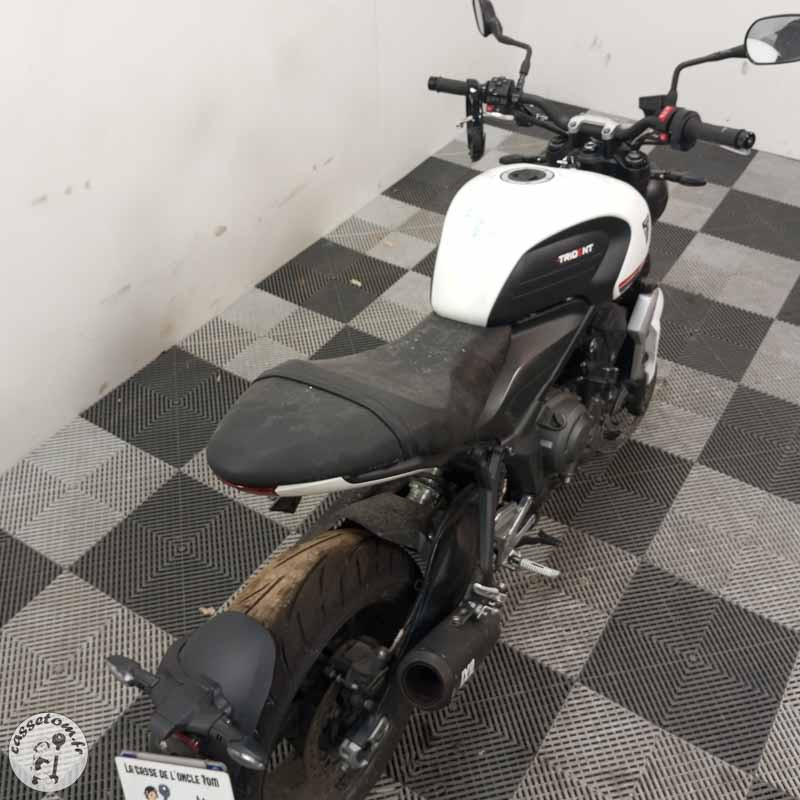 TRIUMPH TRID 660 2021 accidentée - La Casse de l Oncle Tom