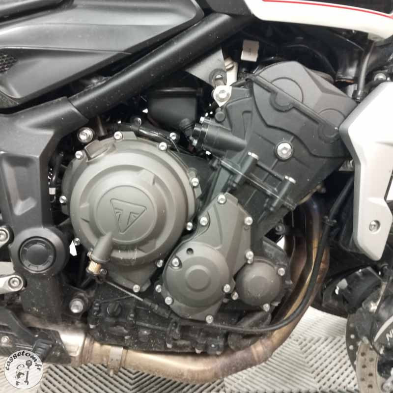 TRIUMPH TRID 660 2021 accidentée - La Casse de l Oncle Tom