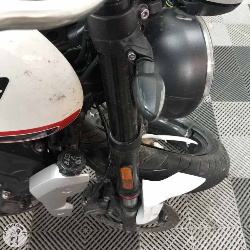 TRIUMPH TRID 660 2021 accidentée - La Casse de l Oncle Tom