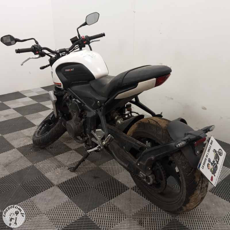 TRIUMPH TRID 660 2021 accidentée - La Casse de l Oncle Tom
