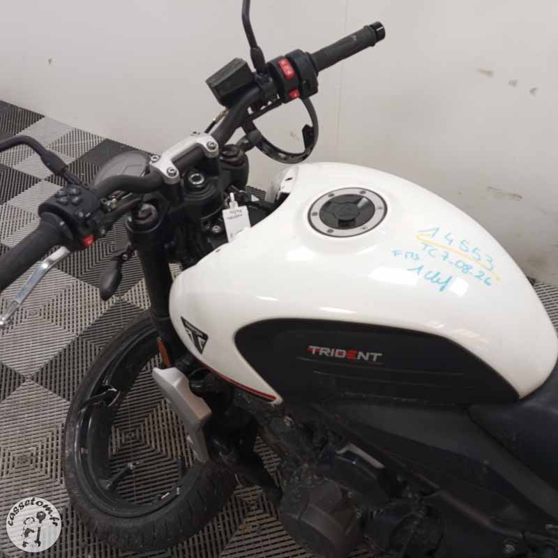 TRIUMPH TRID 660 2021 accidentée - La Casse de l Oncle Tom