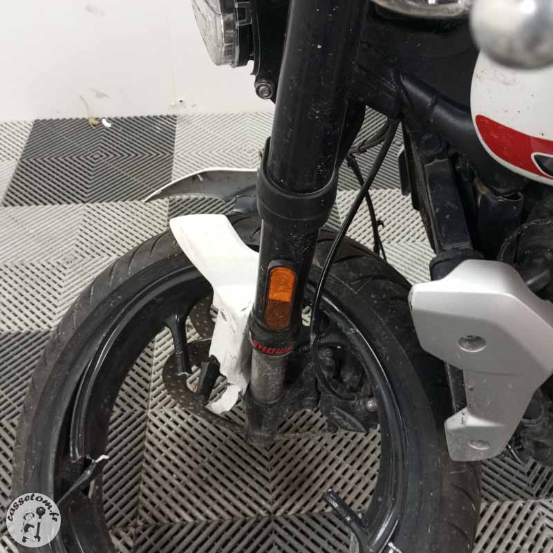 TRIUMPH TRID 660 2021 accidentée - La Casse de l Oncle Tom