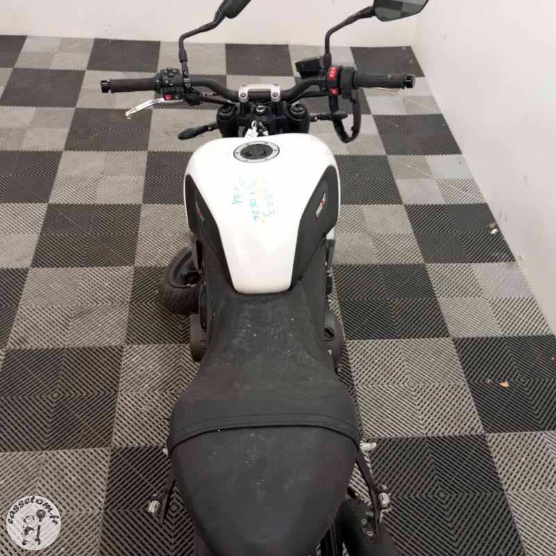 TRIUMPH TRID 660 2021 accidentée - La Casse de l Oncle Tom