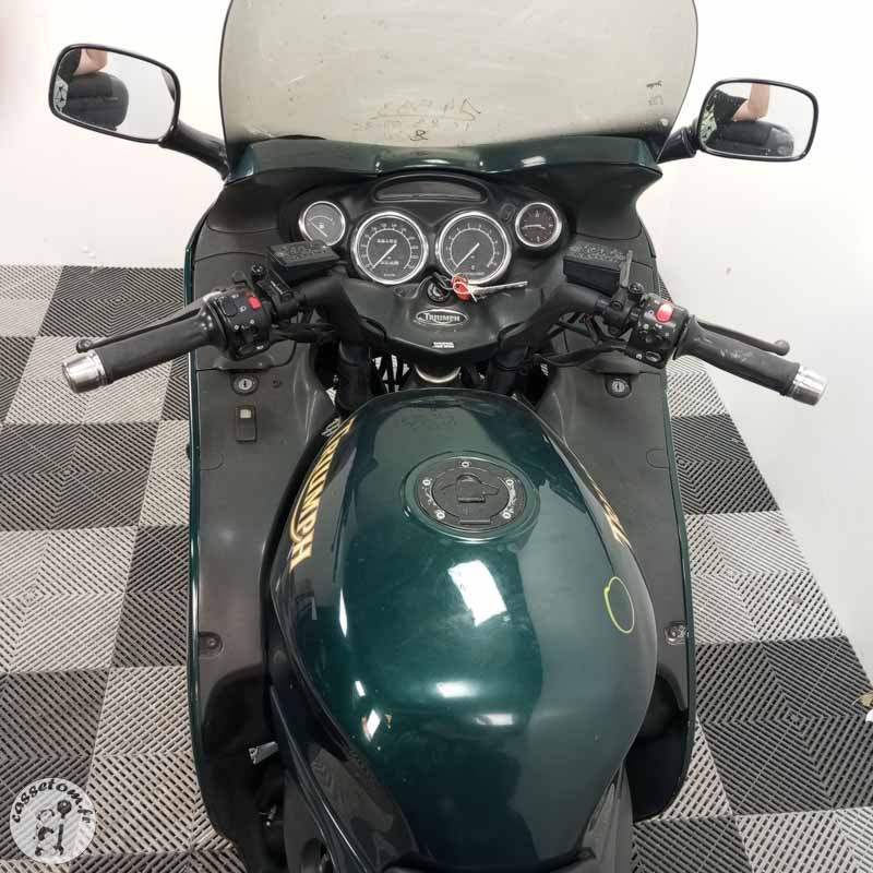 TRIUMPH TROP 1200 1180 2000 accidentée - La Casse de l Oncle Tom