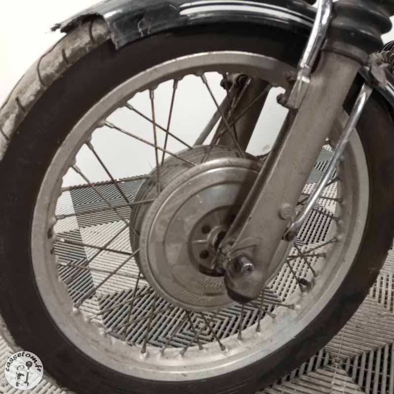 B.M.W. R60/5 599 1972 accidentée - La Casse de l Oncle Tom