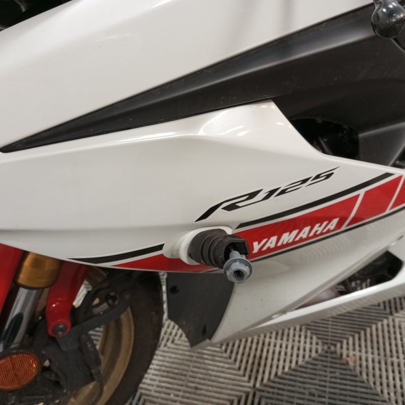 YAMAHA YZF125 124cc 2022 accidentée - La Casse de l Oncle Tom