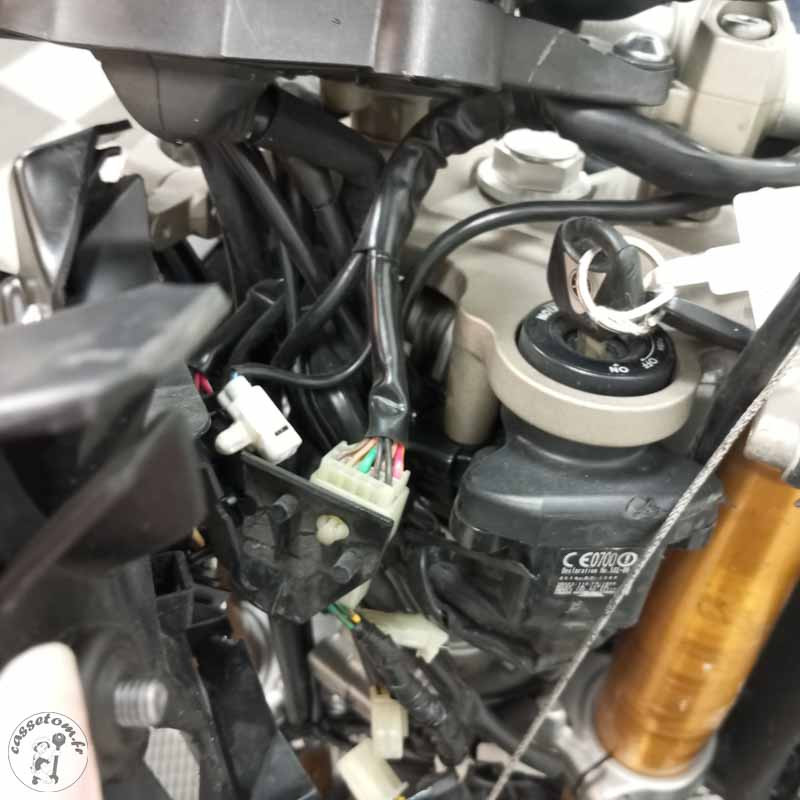 YAMAHA MT-09 847 2014 accidentée - La Casse de l Oncle Tom