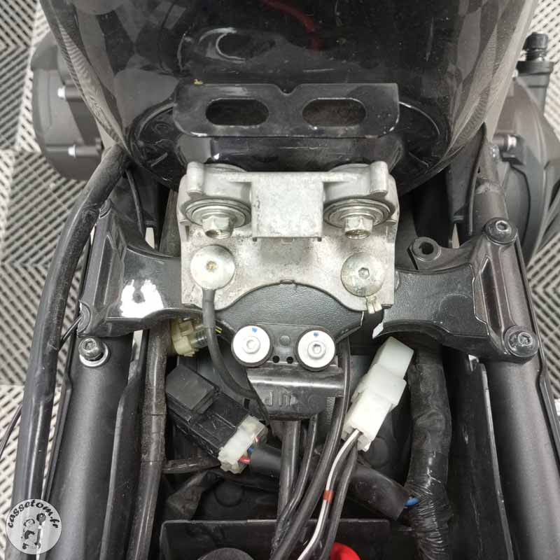 YAMAHA MT-09 847 2014 accidentée - La Casse de l Oncle Tom