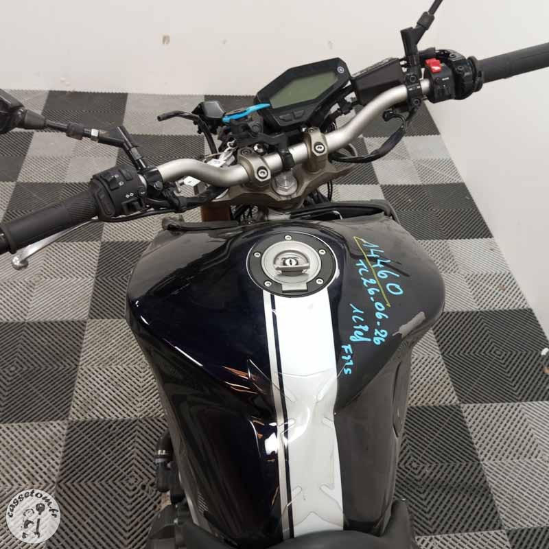YAMAHA MT-09 847 2014 accidentée - La Casse de l Oncle Tom