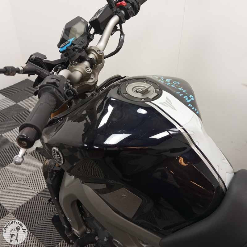 YAMAHA MT-09 847 2014 accidentée - La Casse de l Oncle Tom