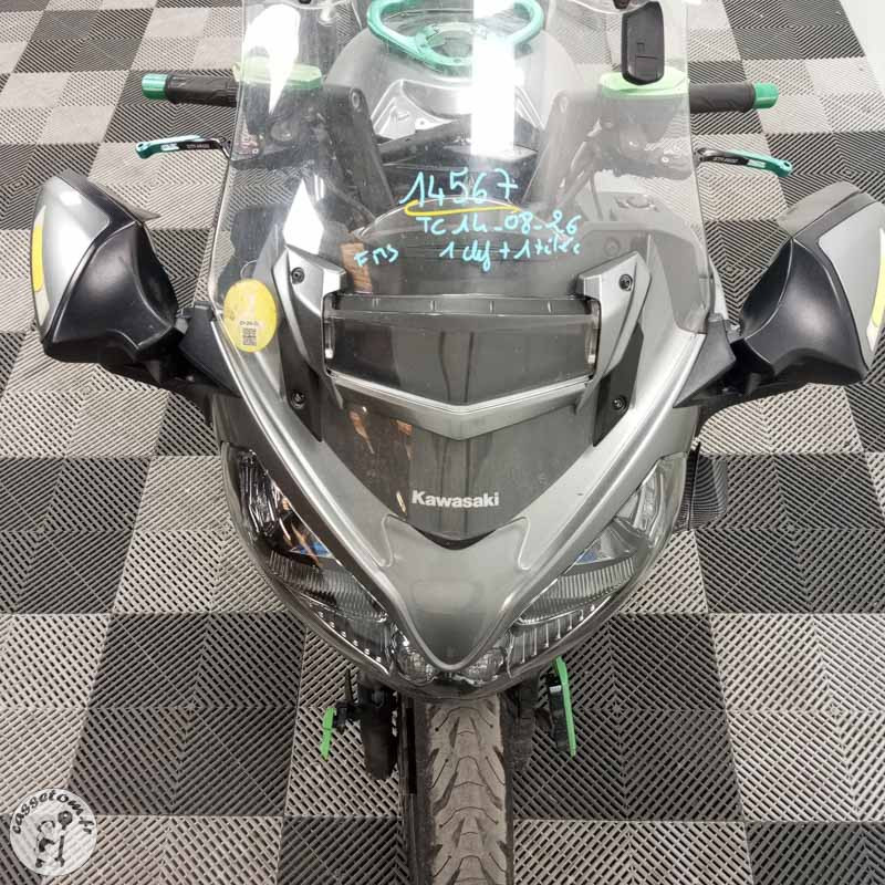 KAWASAKI 1400GTR 1352 2016 accidentée - La Casse de l Oncle Tom