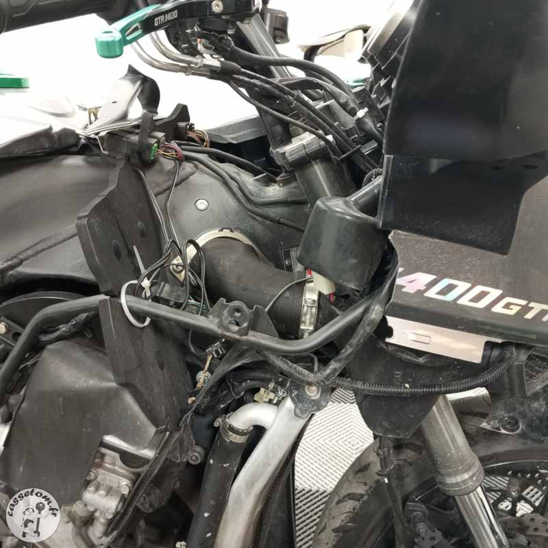 KAWASAKI 1400GTR 1352 2016 accidentée - La Casse de l Oncle Tom