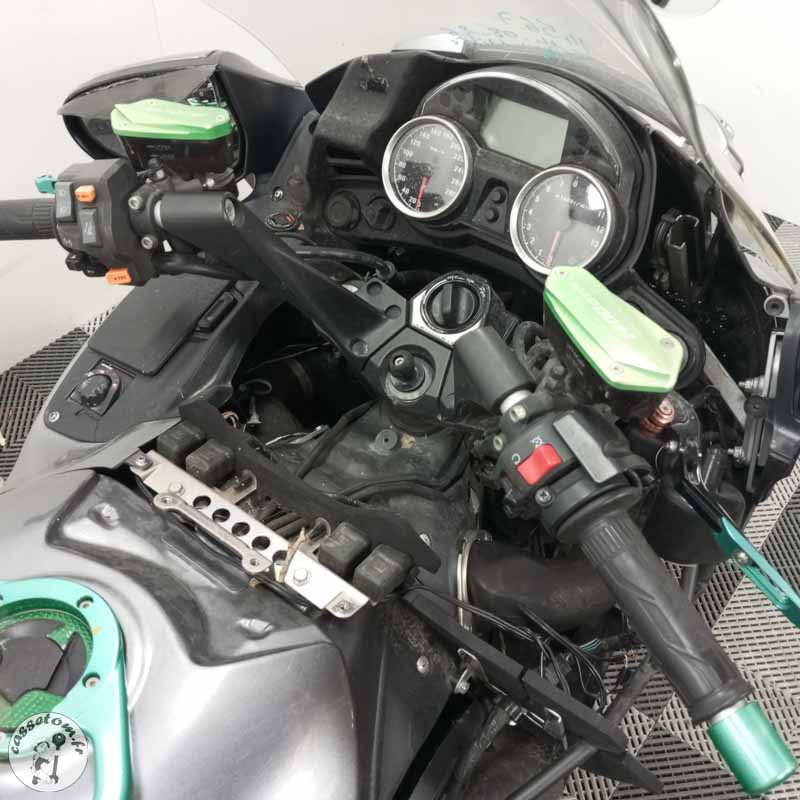 KAWASAKI 1400GTR 1352 2016 accidentée - La Casse de l Oncle Tom