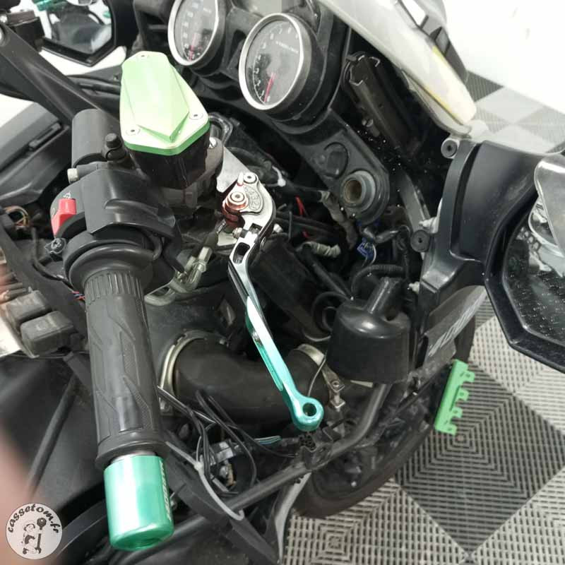 KAWASAKI 1400GTR 1352 2016 accidentée - La Casse de l Oncle Tom