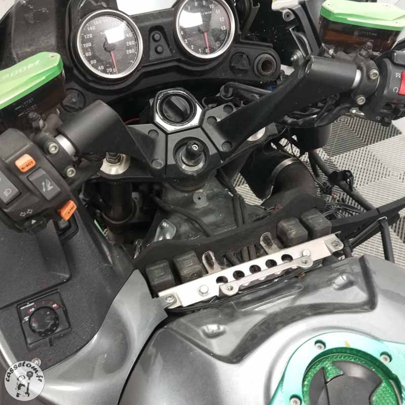 KAWASAKI 1400GTR 1352 2016 accidentée - La Casse de l Oncle Tom