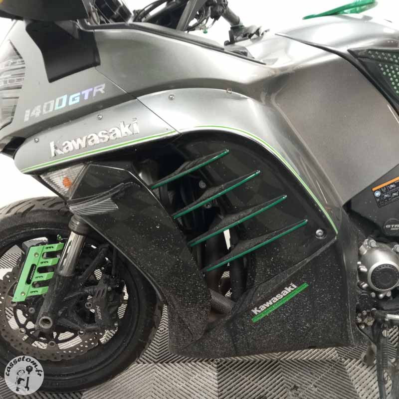 KAWASAKI 1400GTR 1352 2016 accidentée - La Casse de l Oncle Tom