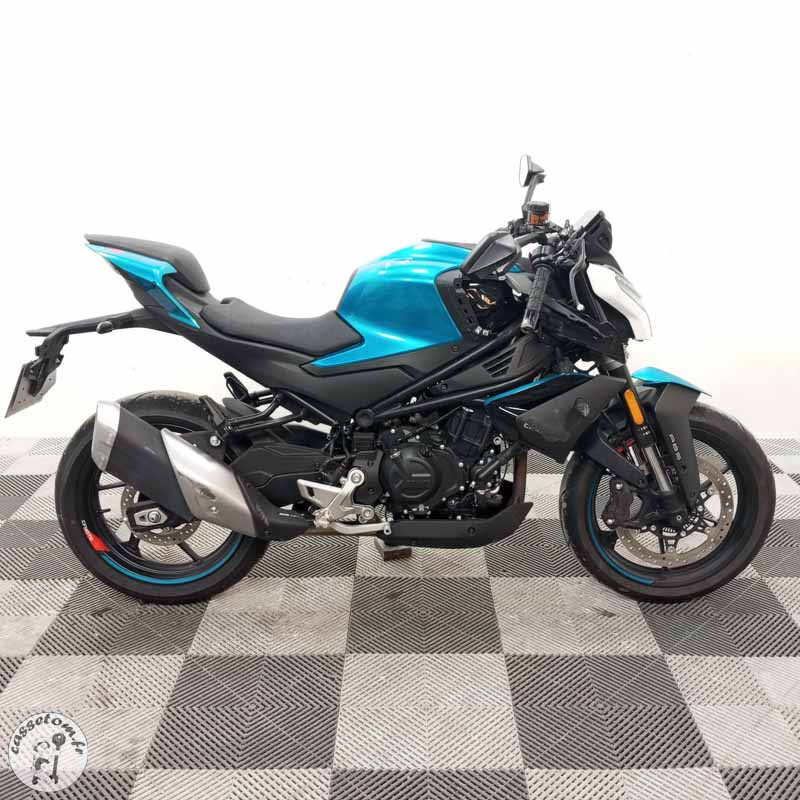 CF MOTO 450NK 449 2026 accidentée - La Casse de l Oncle Tom