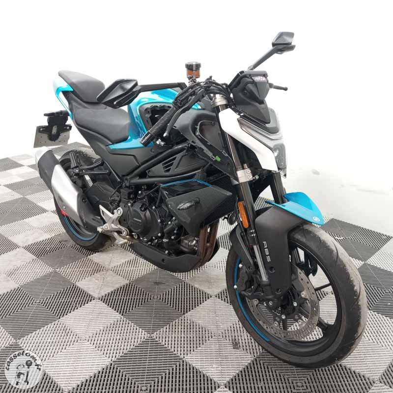 CF MOTO 450NK 449 2026 accidentée - La Casse de l Oncle Tom