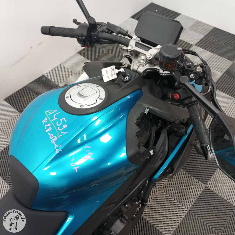 CF MOTO 450NK 449 2026 accidentée - La Casse de l Oncle Tom
