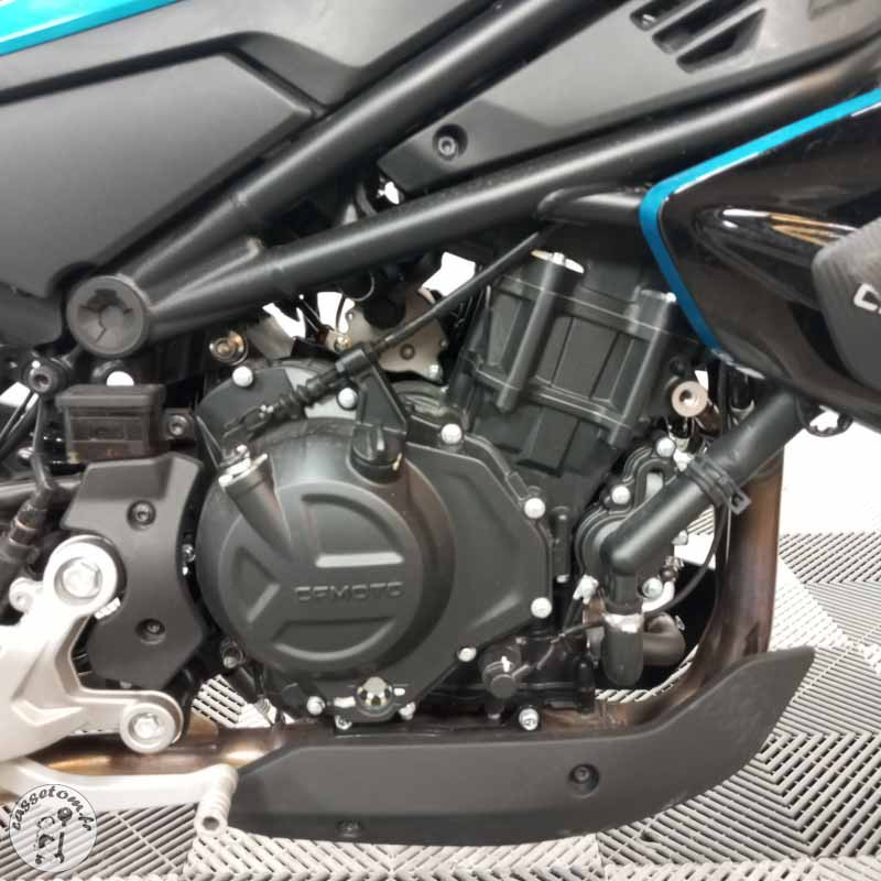 CF MOTO 450NK 449 2026 accidentée - La Casse de l Oncle Tom