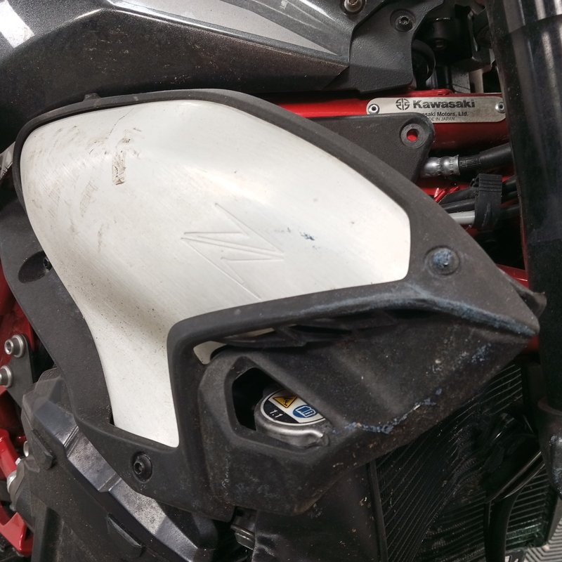 KAWASAKI Z900 948 2025 accidentée - La Casse de l Oncle Tom