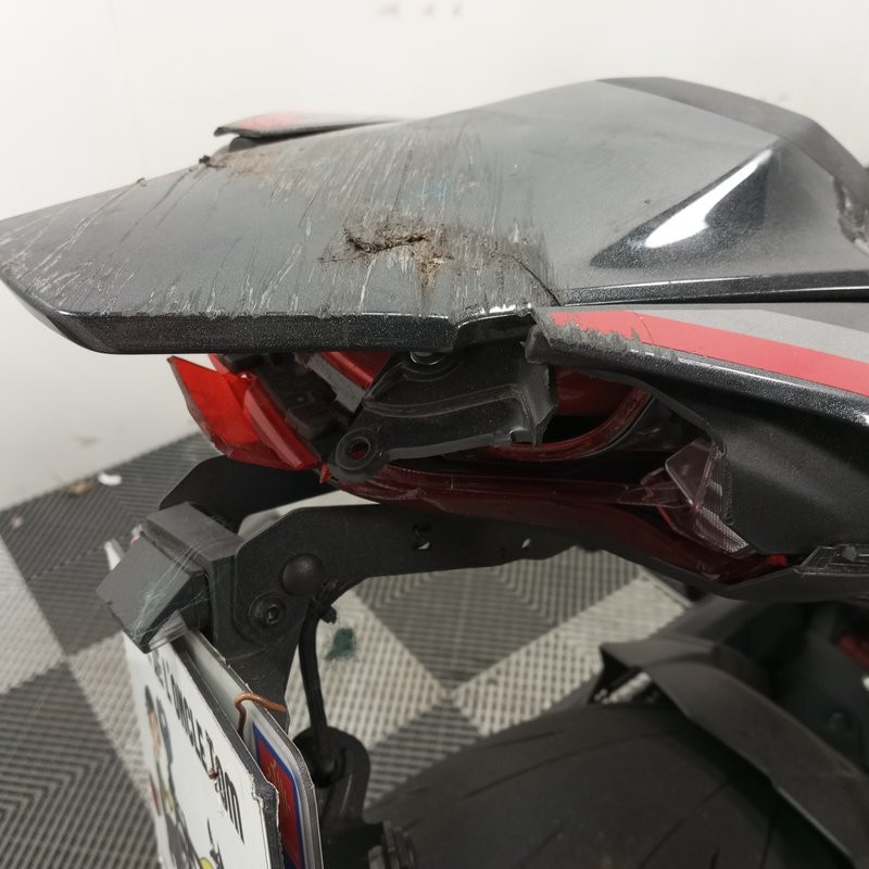 KAWASAKI Z900 948 2025 accidentée - La Casse de l Oncle Tom