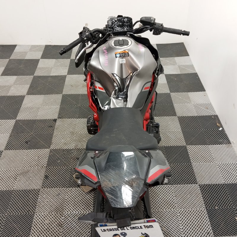 KAWASAKI Z900 948 2025 accidentée - La Casse de l Oncle Tom