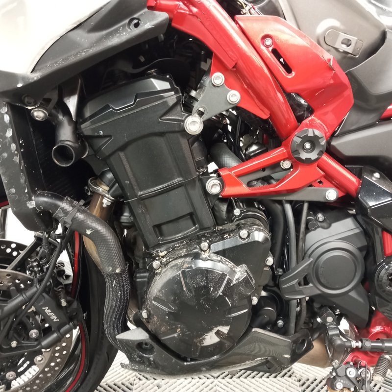 KAWASAKI Z900 948 2025 accidentée - La Casse de l Oncle Tom