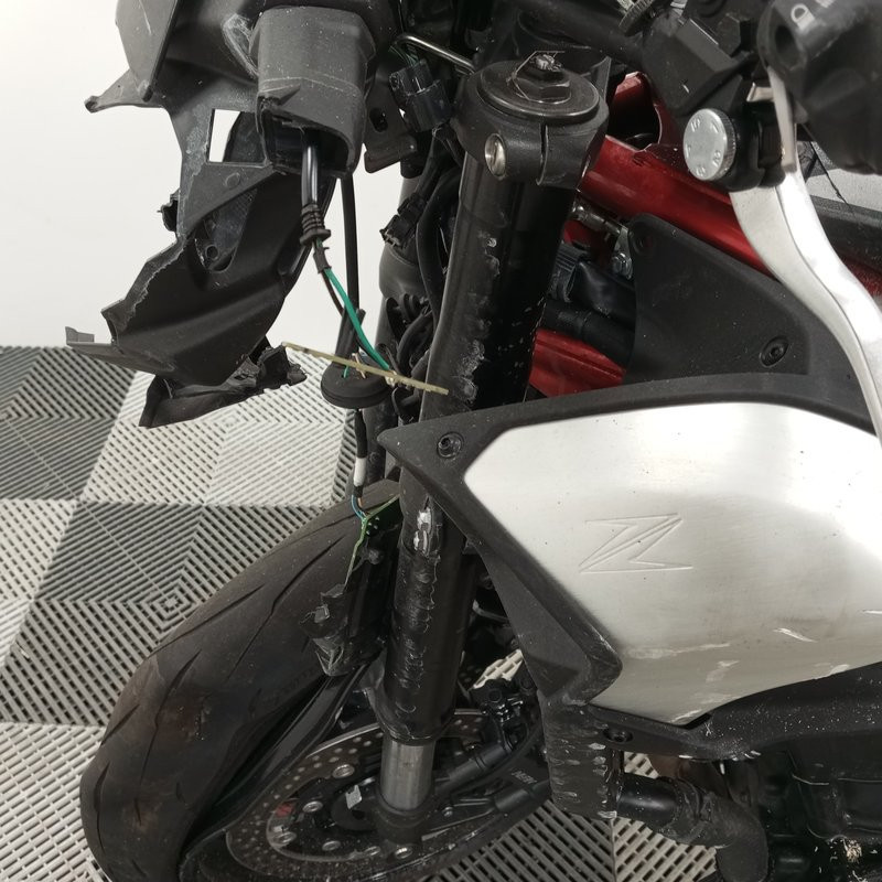 KAWASAKI Z900 948 2025 accidentée - La Casse de l Oncle Tom