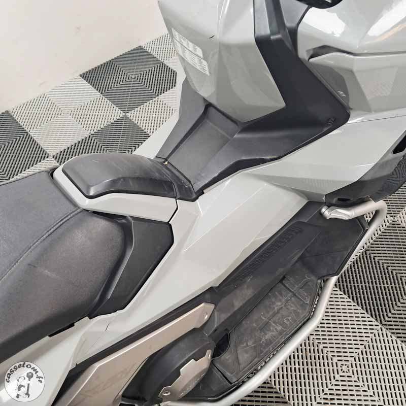 Honda X-ADV 745 2022 accidenté - La Casse de l Oncle Tom