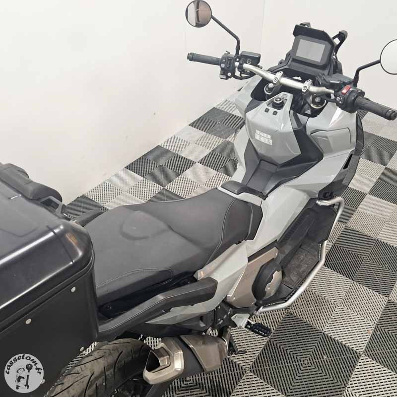 Honda X-ADV 745 2022 accidenté - La Casse de l Oncle Tom