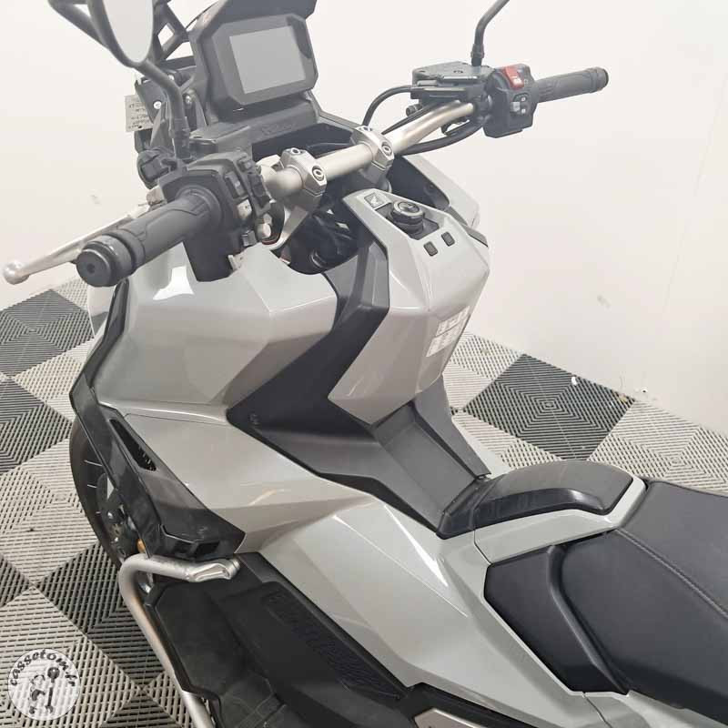 Honda X-ADV 745 2022 accidenté - La Casse de l Oncle Tom