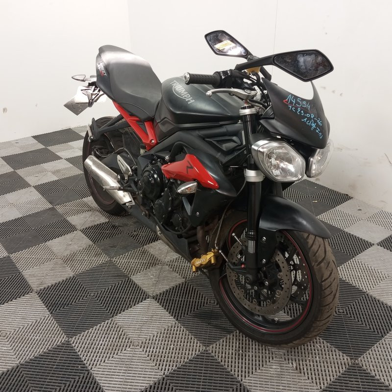 TRIUMPH STREETTRI 674 2015 accidentée - La Casse de l Oncle Tom