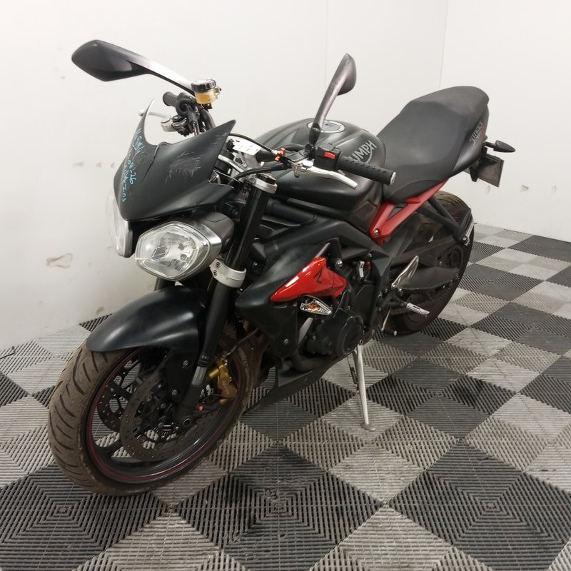 TRIUMPH STREETTRI 674 2015 accidentée - La Casse de l Oncle Tom