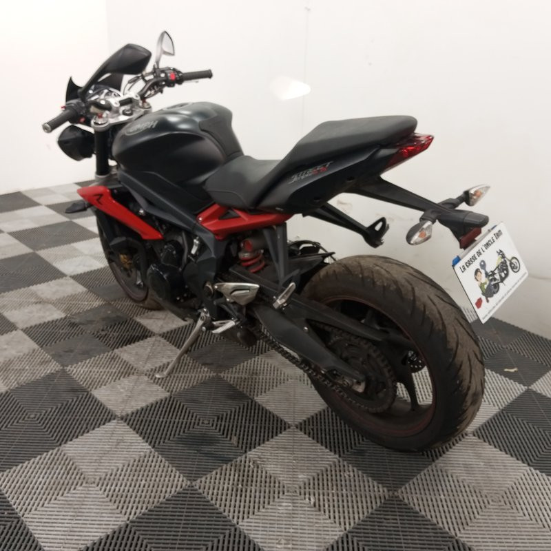TRIUMPH STREETTRI 674 2015 accidentée - La Casse de l Oncle Tom